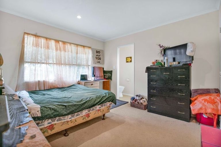 Photo of property in 17 Glenpark Place, Favona, Auckland, 2024