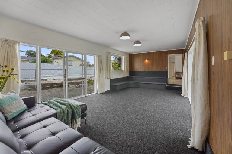 Photo of property in 21 Hall Grove, Ebdentown, Upper Hutt, 5018