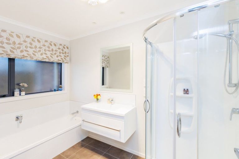 Photo of property in 14 Lorenzo Place, Kelvin Grove, Palmerston North, 4414