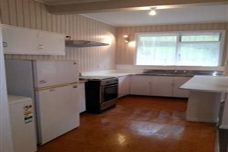 Photo of property in 2 Sugarloaf Road, Brooklyn, Wellington, 6021