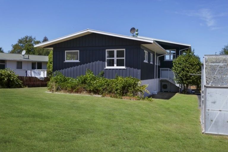 Photo of property in 5 Winston Street, Acacia Bay, Taupo, 3330