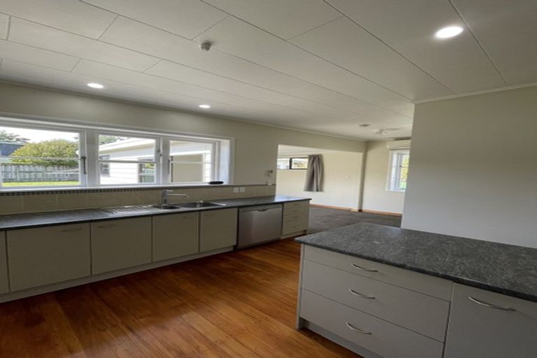 Photo of property in 7 Okura Grove, Boulcott, Lower Hutt, 5010