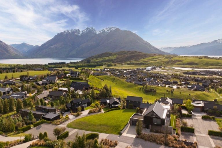 Photo of property in 14 Glenfiddich Road, Jacks Point, Queenstown, 9371