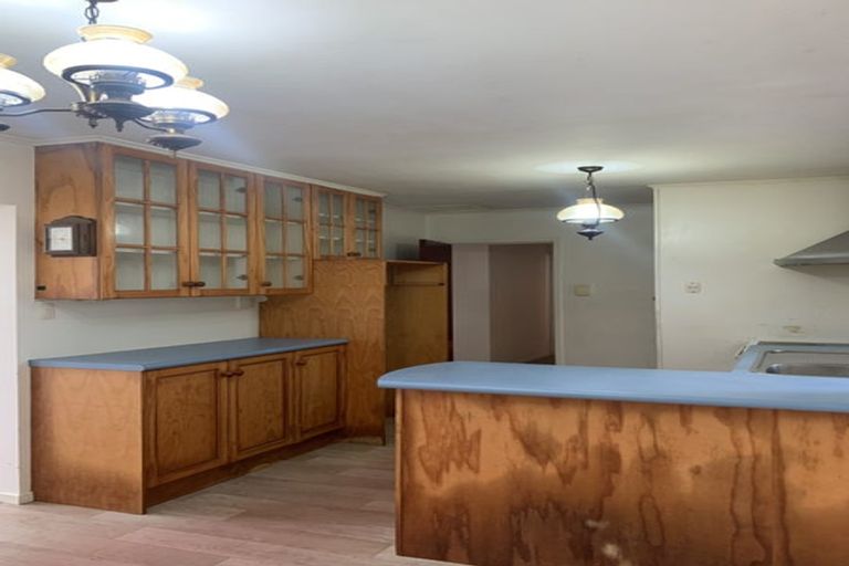 Photo of property in 72 Peach Road, Glenfield, Auckland, 0629