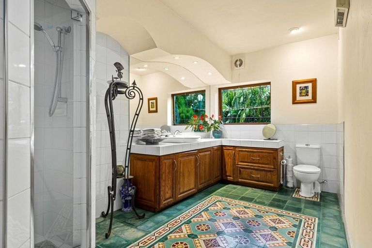 Photo of property in 102 Opanuku Road, Henderson Valley, Auckland, 0612