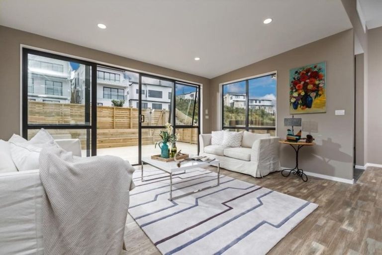 Photo of property in 29 Ascension Crescent, Orewa, 0931