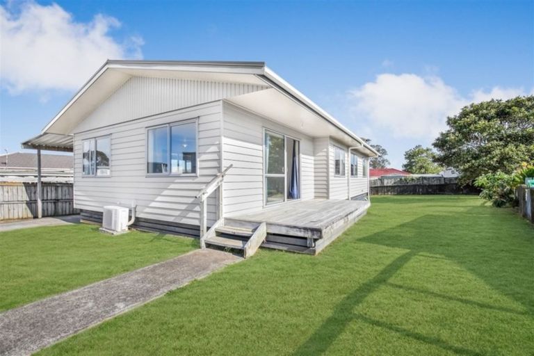 Photo of property in 22 Cottingham Crescent, Mangere East, Auckland, 2024
