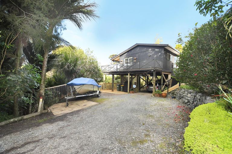 Photo of property in 2/105 Leigh Road, Leigh, Warkworth, 0985