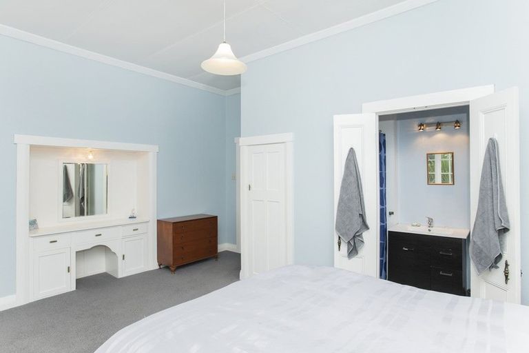 Photo of property in 100 Stout Street, Whataupoko, Gisborne, 4010