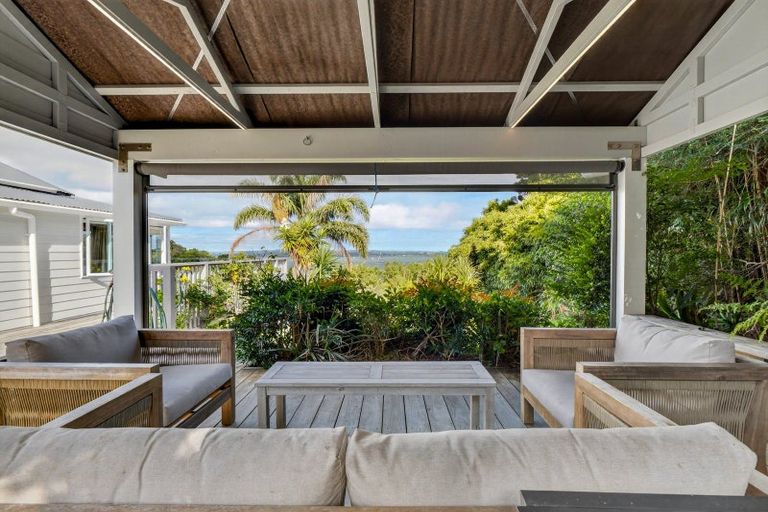 Photo of property in 8 Robertson Street, Russell, 0202