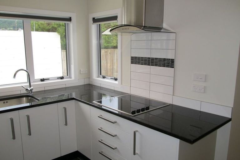 Photo of property in 6 Melville Street, Tawa, Wellington, 5028