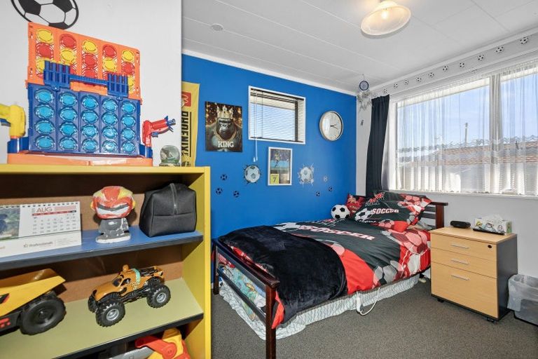 Photo of property in 2/50 Kowhai Avenue, Ebdentown, Upper Hutt, 5018