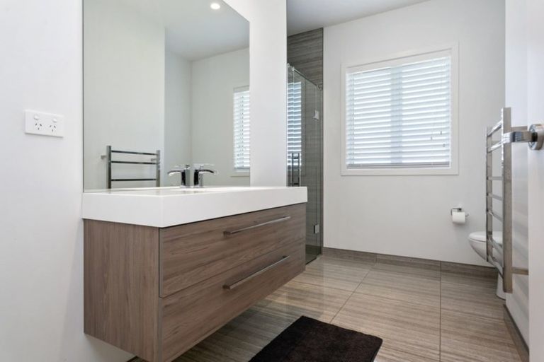 Photo of property in 1 Kotare Grove, Cambridge, 3434