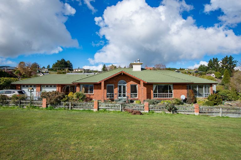 Photo of property in 4a Chatham Street, Waihola, Milton, 9073