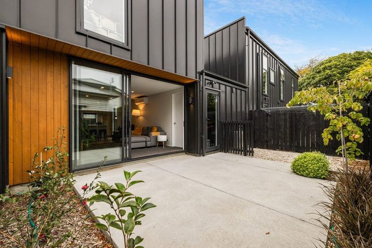 Photo of property in 2/12 Hume Street, Sydenham, Christchurch, 8023