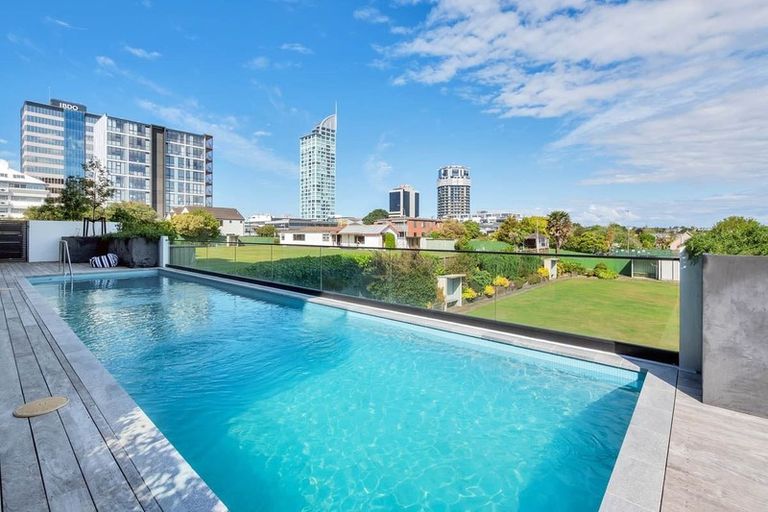 Photo of property in Frank Sargeson Apts, 101/80 Anzac Street, Takapuna, Auckland, 0622