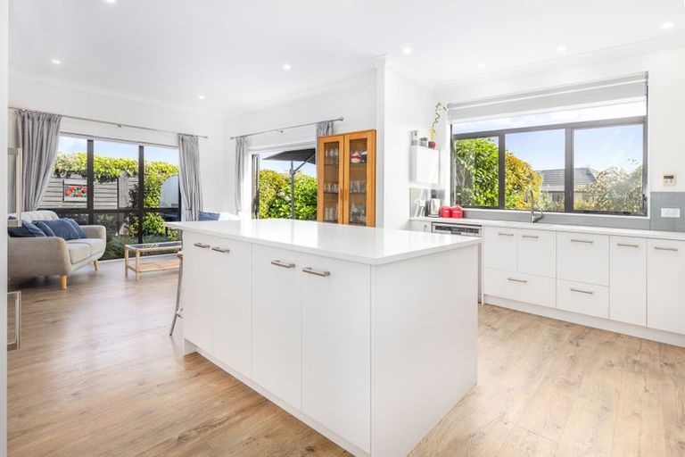 Photo of property in 2 Georgia Grove, Paraparaumu, 5032