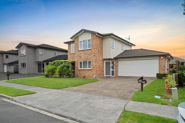 Photo of property in 327 Chapel Road, Flat Bush, Auckland, 2016