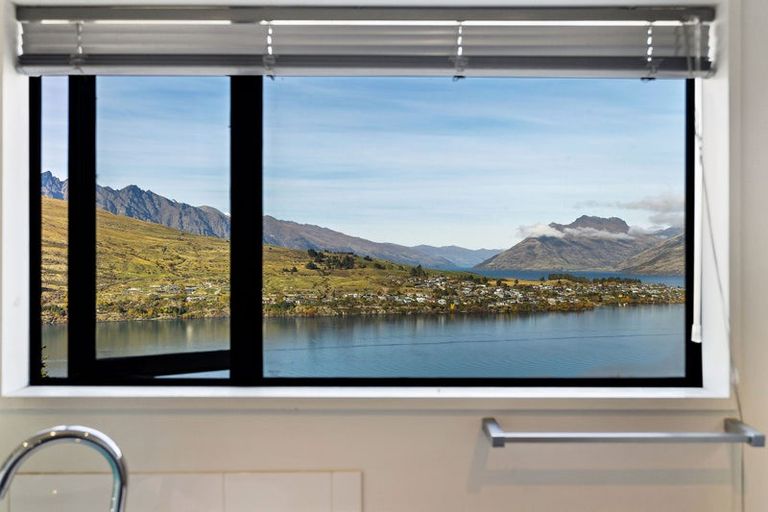 Photo of property in 105 Goldfield Heights, Queenstown, 9300