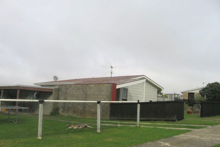 Photo of property in 4 Yemen Place, Ascot Park, Porirua, 5024