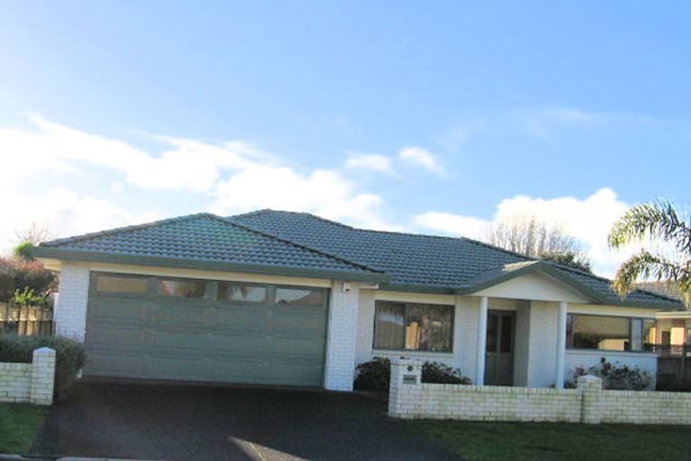 Photo of property in 14 Dan Tori Place, Orewa, 0931