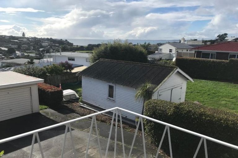 Photo of property in 2/45 East Coast Road, Milford, Auckland, 0620