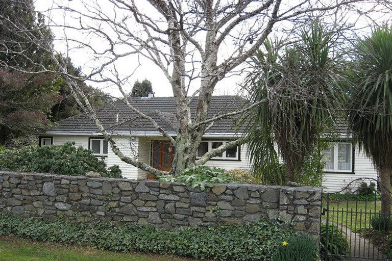 Photo of property in 14 Rowe Parade, Wainuiomata, Lower Hutt, 5014