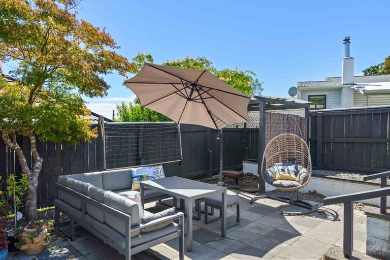 Photo of property in 8 Winara Avenue, Waikanae, 5036