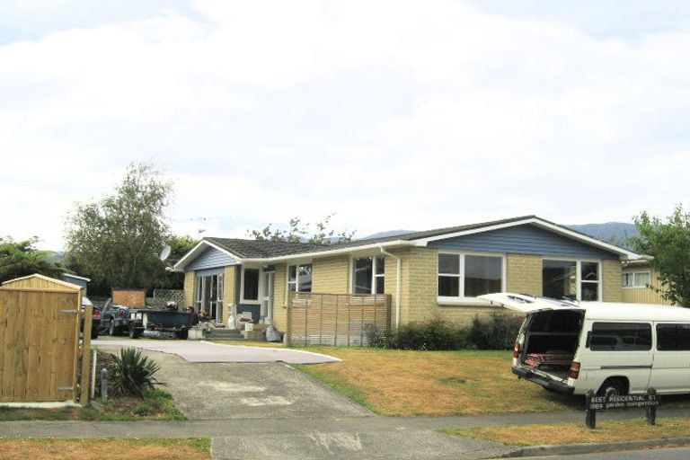 Photo of property in 3 Brightwater Crescent, Totara Park, Upper Hutt, 5018