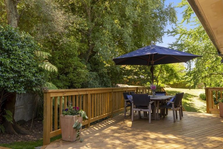 Photo of property in 170 Kawaha Point Road, Kawaha Point, Rotorua, 3010