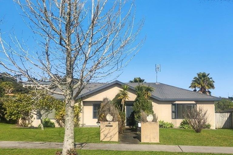 Photo of property in 44 Bluebird Crescent, Unsworth Heights, Auckland, 0632