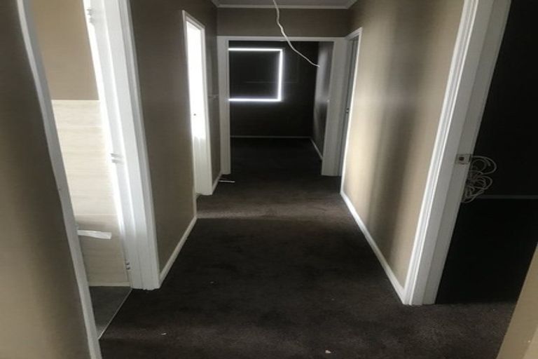 Photo of property in 7 Caringbah Drive, Papatoetoe, Auckland, 2025