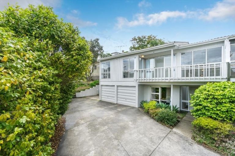 Photo of property in 2/98 Mountbatten Avenue, Hillcrest, Auckland, 0627