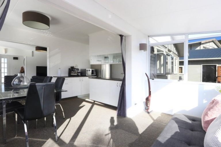 Photo of property in 279 Wellington Road, Wainuiomata, Lower Hutt, 5014