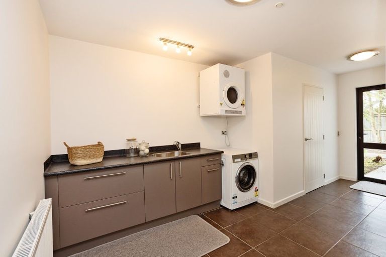 Photo of property in 146 Oreti Road, Otatara, Invercargill, 9879