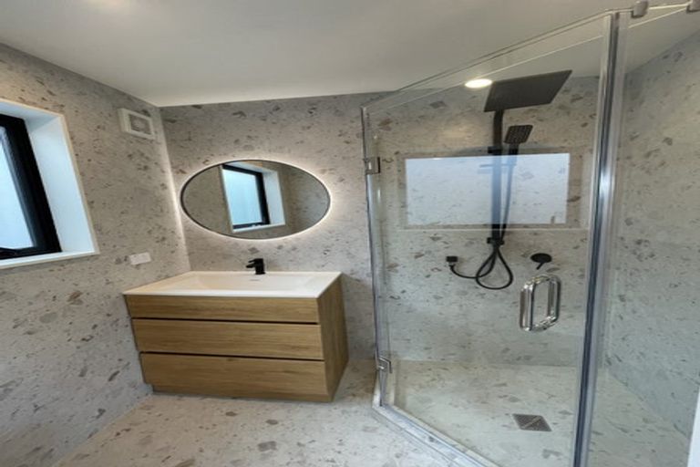 Photo of property in 11d Trinidad Road, Sunnynook, Auckland, 0620