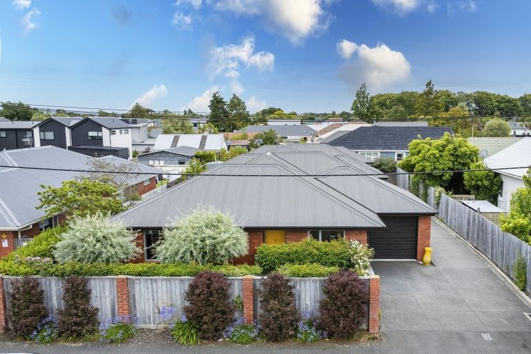Photo of property in 1/11 North Avon Road, Richmond, Christchurch, 8013