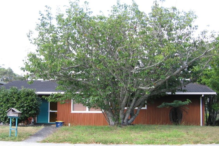 Photo of property in 114 Aeroview Drive, Beach Haven, Auckland, 0626