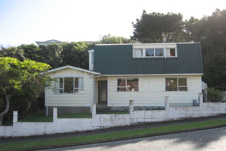 Photo of property in 57 Gloaming Hill, Titahi Bay, Porirua, 5022
