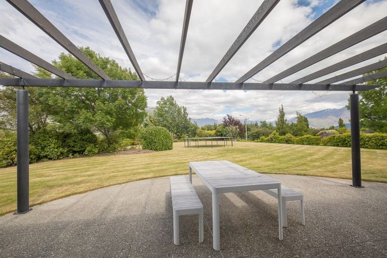 Photo of property in 259 Beacon Point Road, Wanaka, 9305