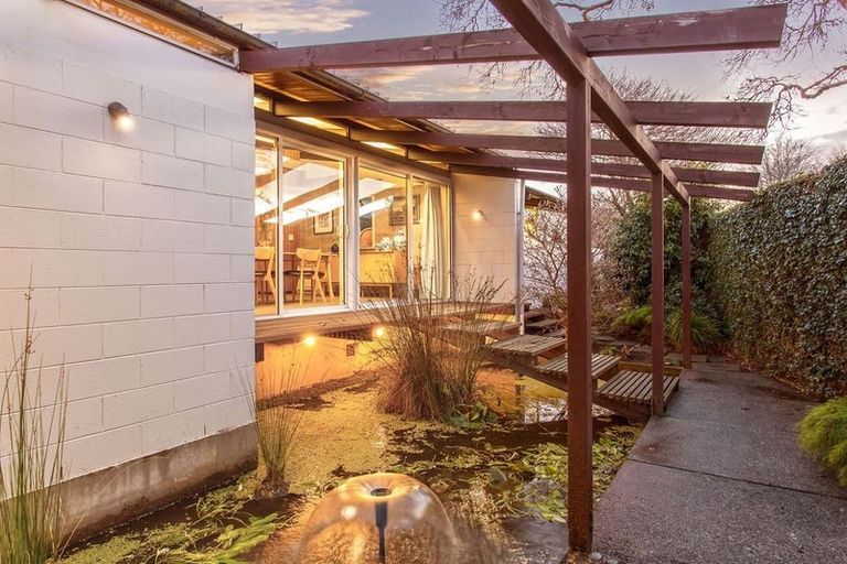 Photo of property in 9 Burrows Place, Ilam, Christchurch, 8041