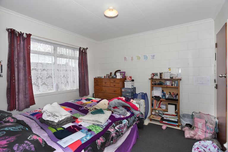 Photo of property in 2/297 Ruahine Street, Terrace End, Palmerston North, 4410