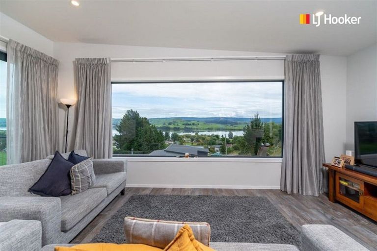 Photo of property in 38 Nore Street, Waihola, Milton, 9073