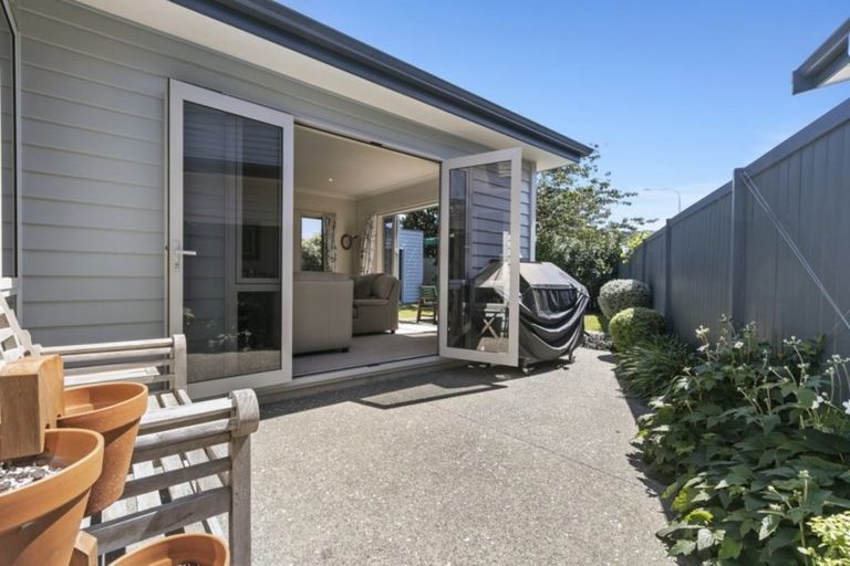 Photo of property in 8c Glen Iris Grove, Woburn, Lower Hutt, 5010