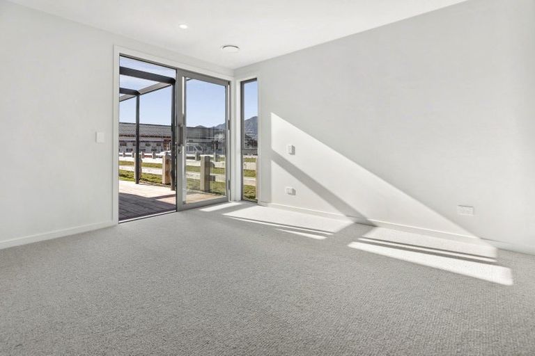 Photo of property in 146 Burdon Loop, Lake Hawea, 9382