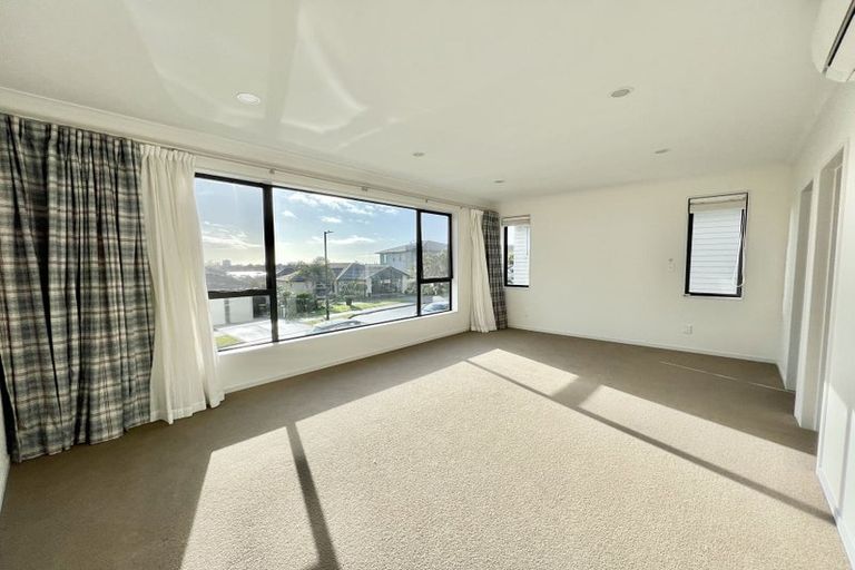 Photo of property in 35 Fennell Crescent, Silverdale, 0932