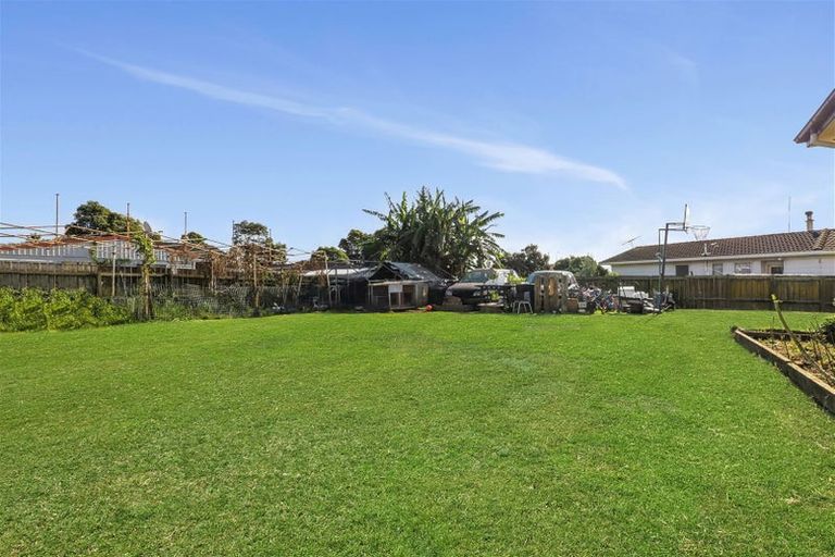 Photo of property in 311 Roscommon Road, Clendon Park, Auckland, 2103