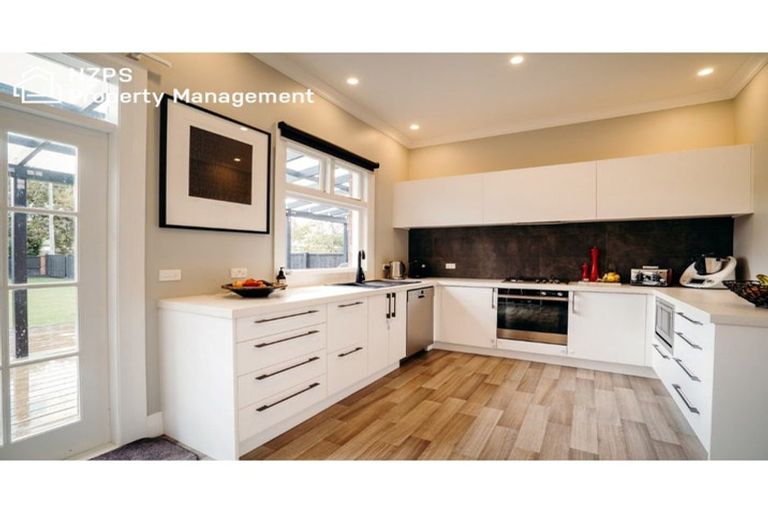 Photo of property in 372 Bay View Road, Saint Clair, Dunedin, 9012