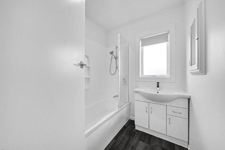 Photo of property in 25 Kayes Road, Pukekohe, 2120