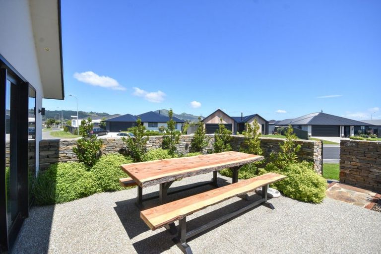 Photo of property in 18 Caledonia Drive, Mosgiel, 9024